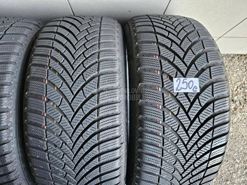 Semperit 215/45 R17 Zimska