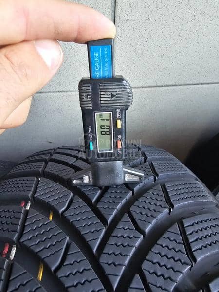 Semperit 215/45 R17 Zimska