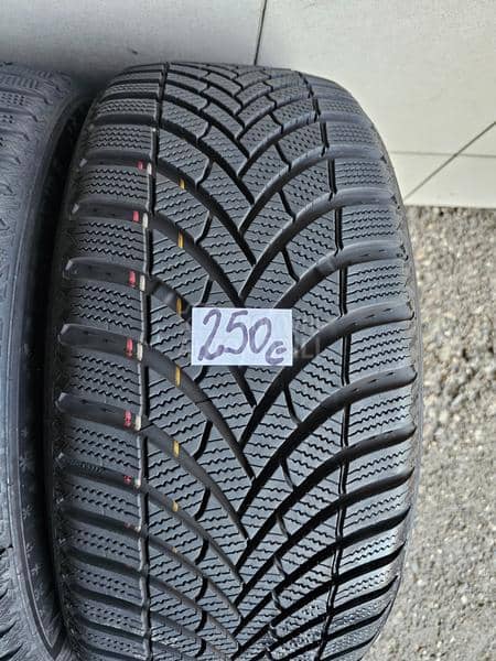 Semperit 215/45 R17 Zimska
