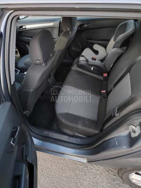 Opel Astra H 