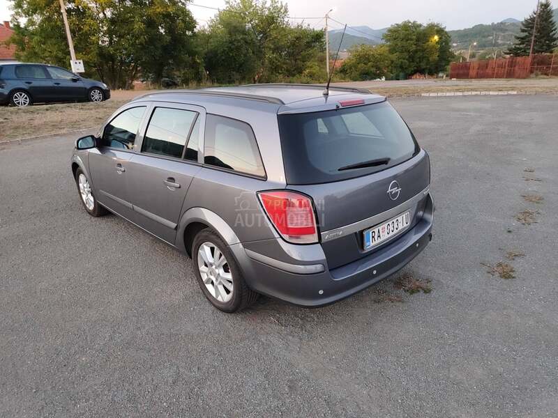 Opel Astra H 
