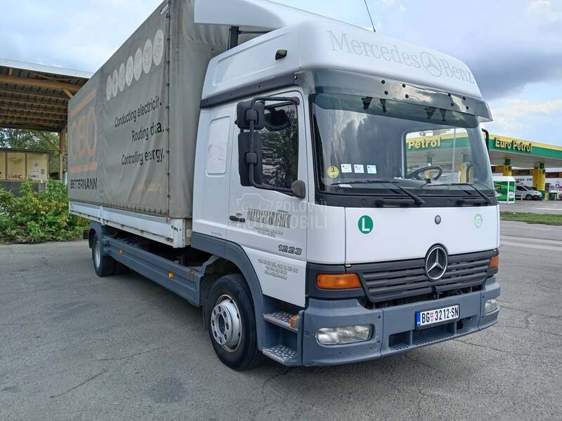 Mercedes Benz 1223
