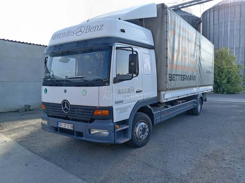 Mercedes Benz 1223