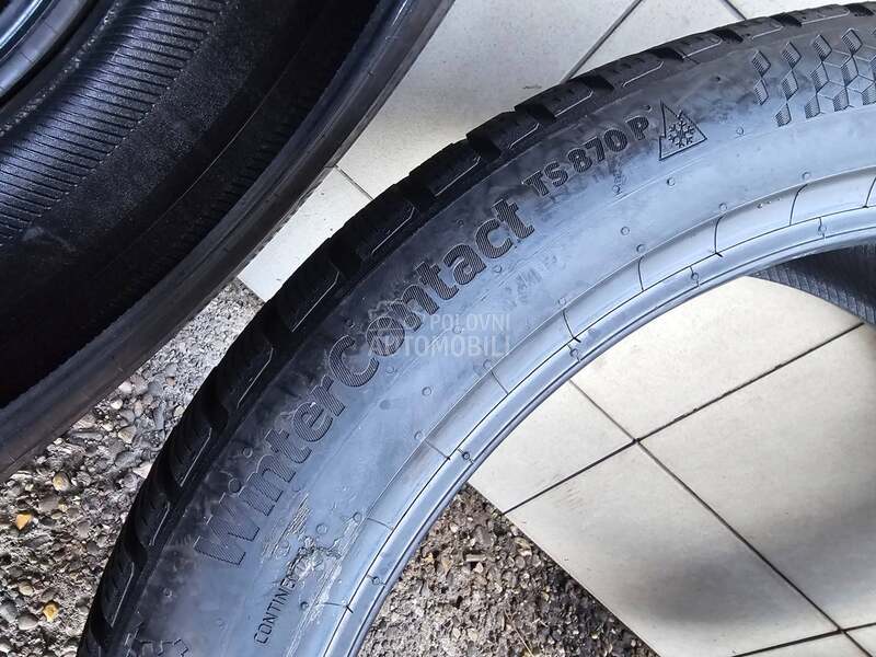 Continental 235/45 R21 Zimska