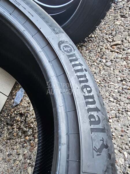 Continental 235/45 R21 Zimska
