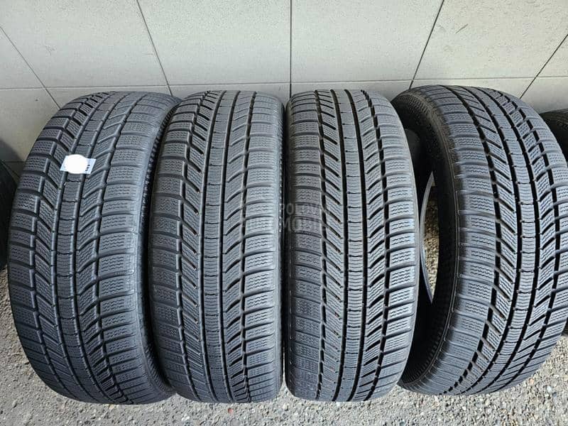 Continental 235/45 R21 Zimska