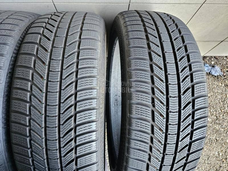 Continental 235/45 R21 Zimska