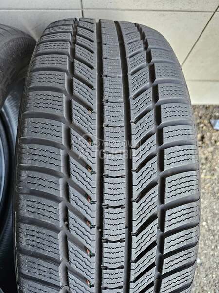 Continental 235/45 R21 Zimska