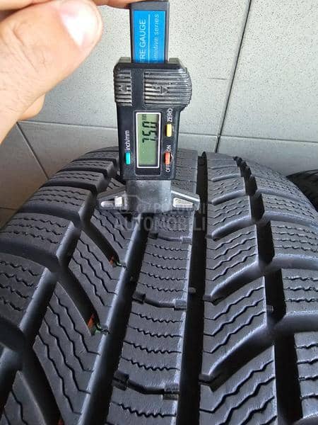 Continental 235/45 R21 Zimska