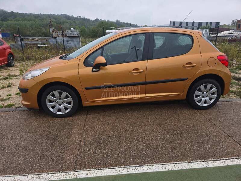 Peugeot 207 1.4 i.