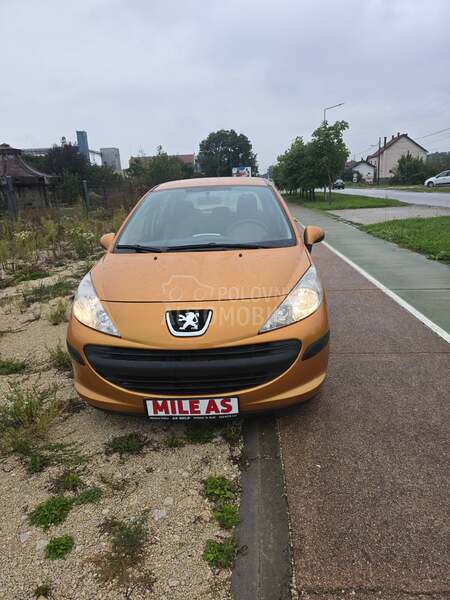 Peugeot 207 1.4 i.