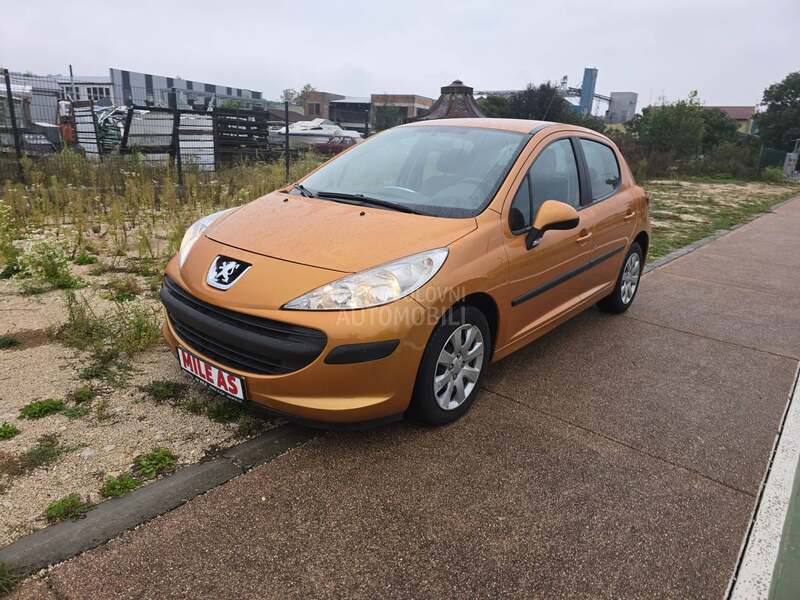 Peugeot 207 1.4 i.