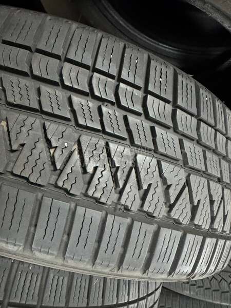 Kumho 225/55 R18 Zimska