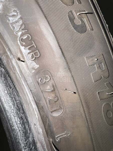 Kumho 225/55 R18 Zimska
