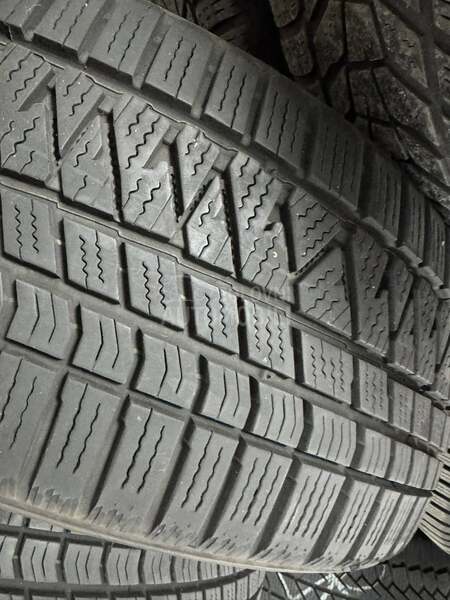Kumho 225/55 R18 Zimska