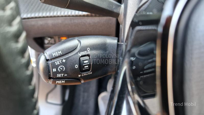 Peugeot 2008 1.2 active 135k