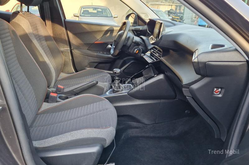 Peugeot 2008 1.2 active 135k