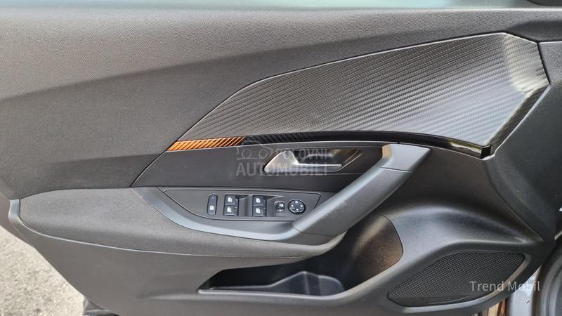 Peugeot 2008 1.2 active 135k