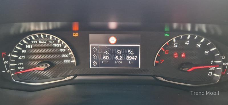 Peugeot 2008 1.2 active 135k