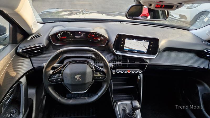 Peugeot 2008 1.2 active 135k