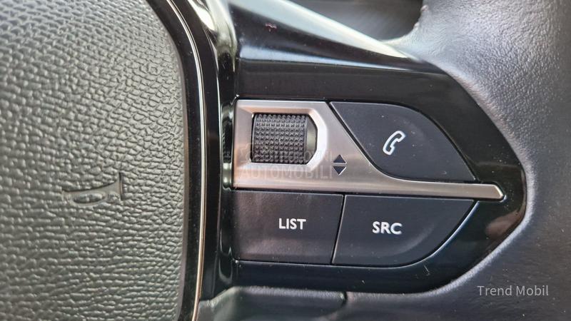 Peugeot 2008 1.2 active 135k