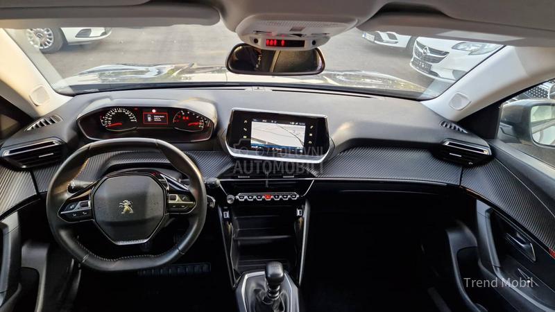 Peugeot 2008 1.2 active 135k