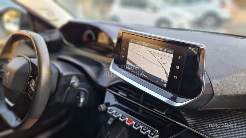 Peugeot 2008 1.2 active 135k