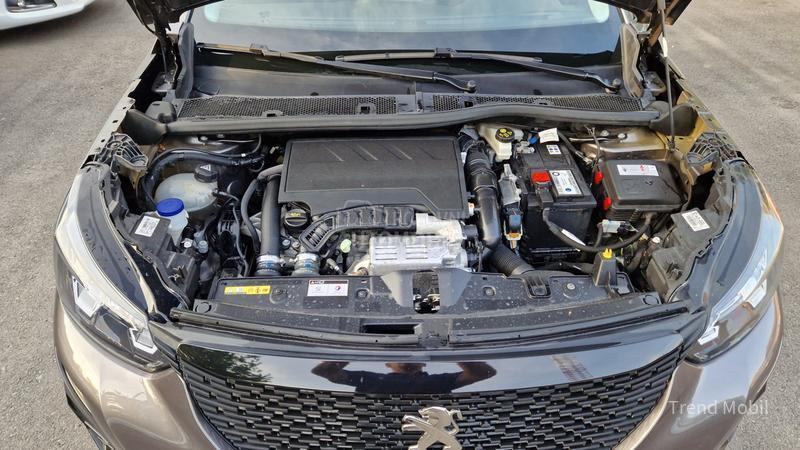 Peugeot 2008 1.2 active 135k