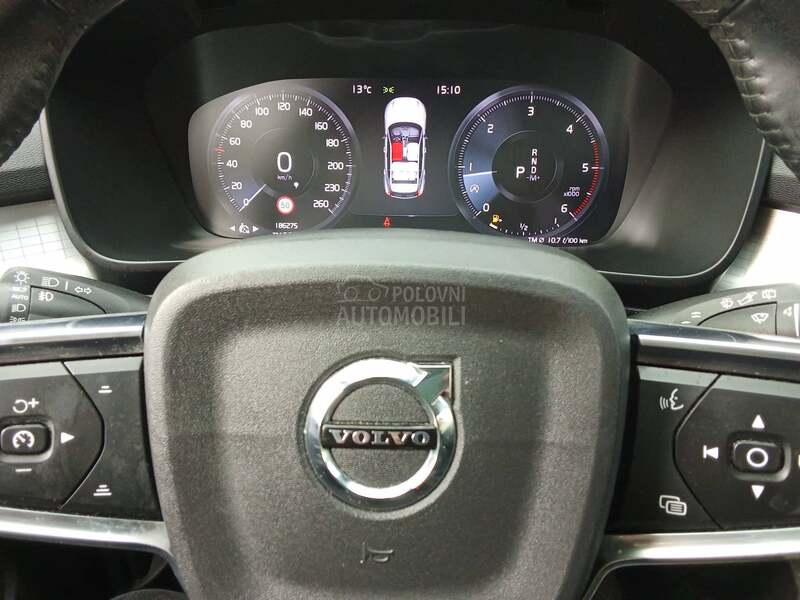 Volvo XC40 2,0D Black edit
