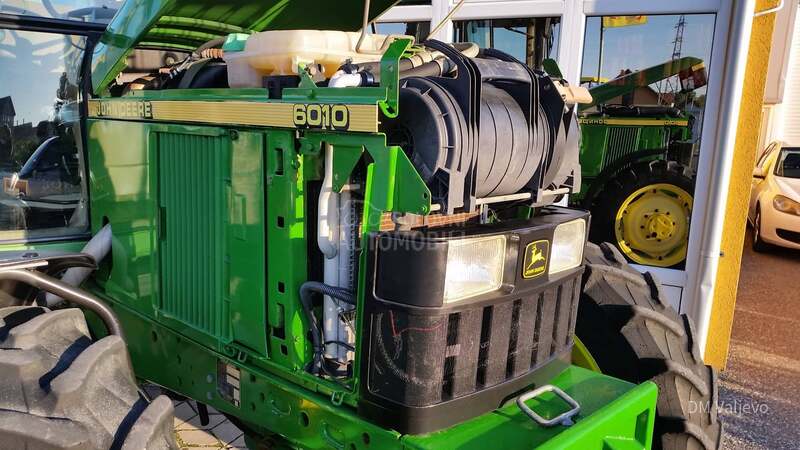 John Deere 6010