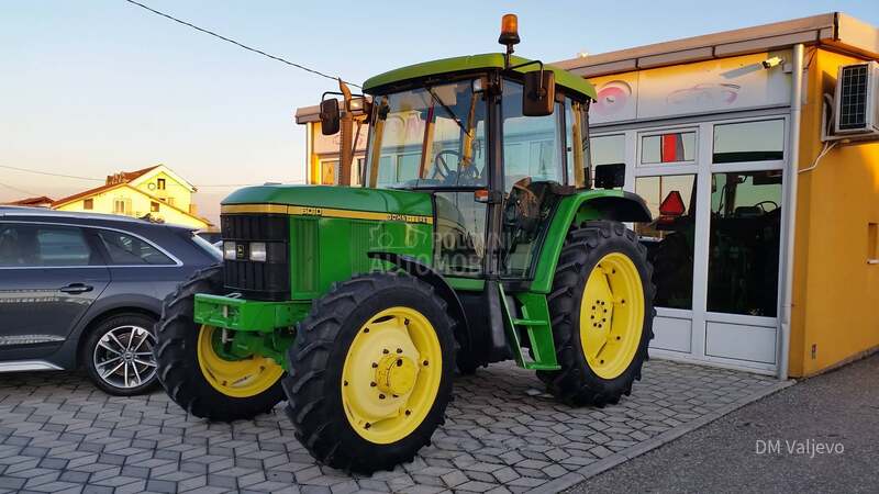 John Deere 6010