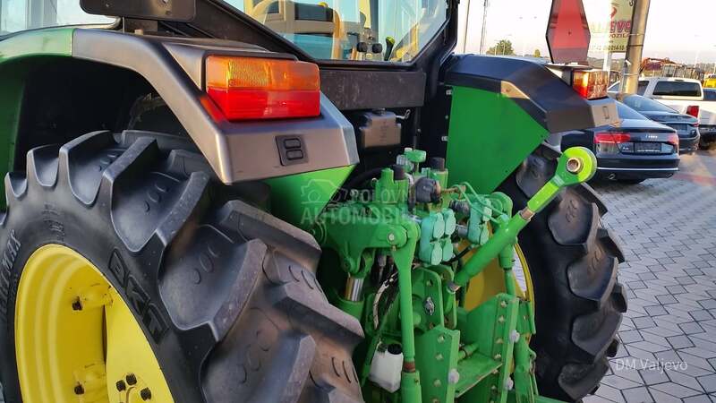 John Deere 6010