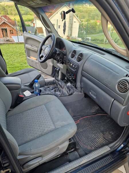 Jeep Liberty 2,4