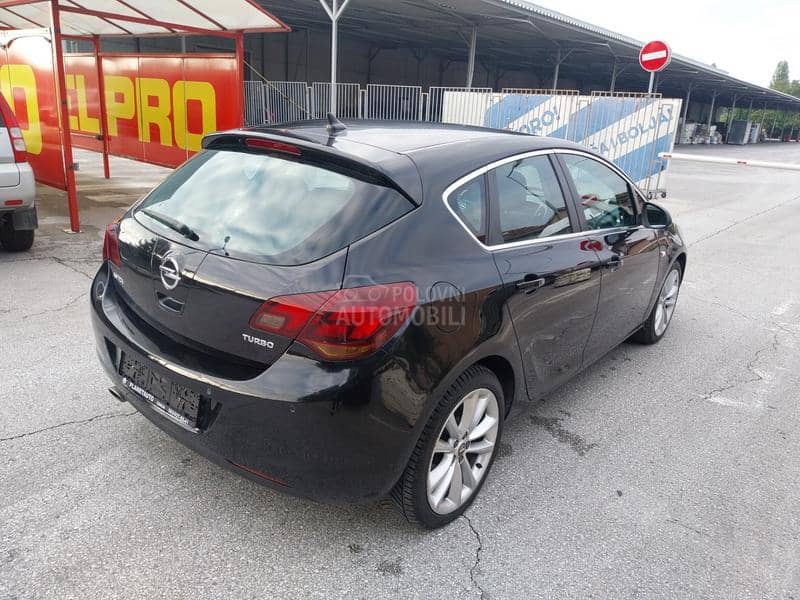 Opel Astra J 1.4b cosmo