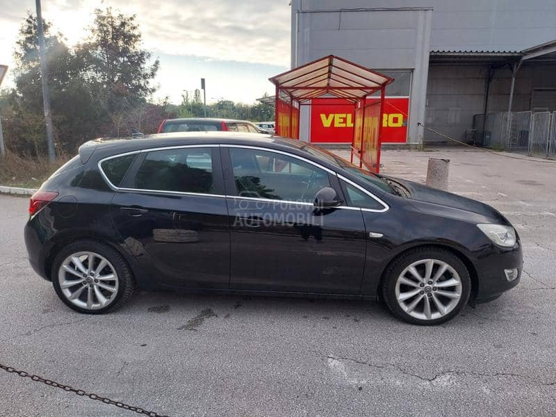 Opel Astra J 1.4b cosmo