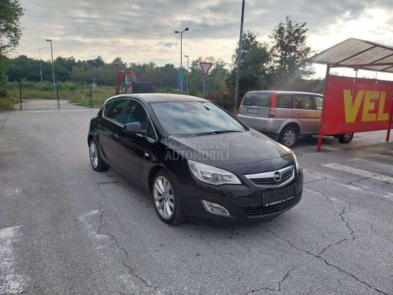 Opel Astra J 1.4b cosmo