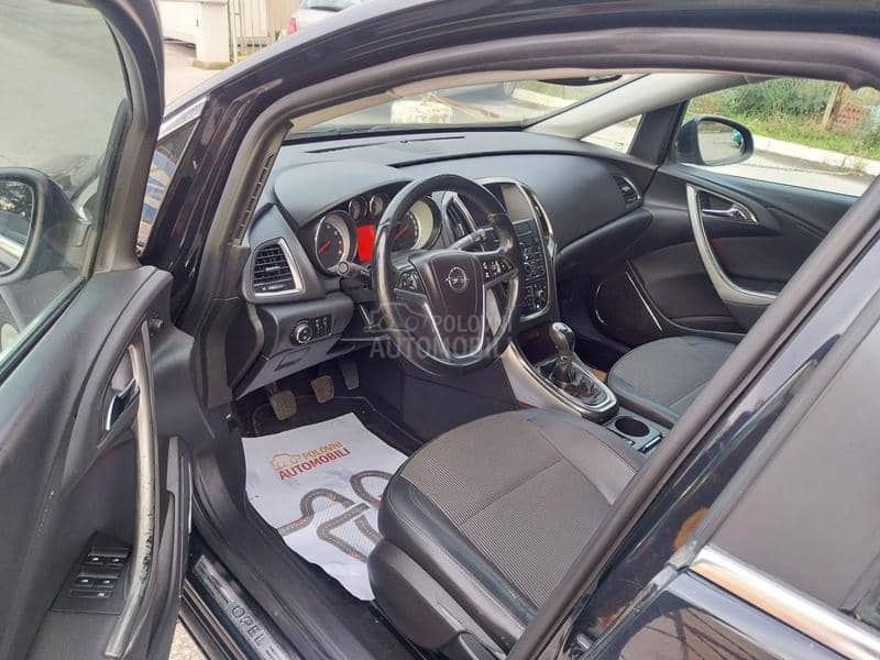 Opel Astra J 1.4b cosmo