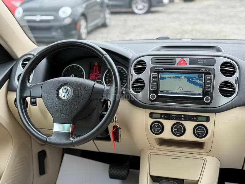 Volkswagen Tiguan 2.0 TSI 4M/NAVl/KAM