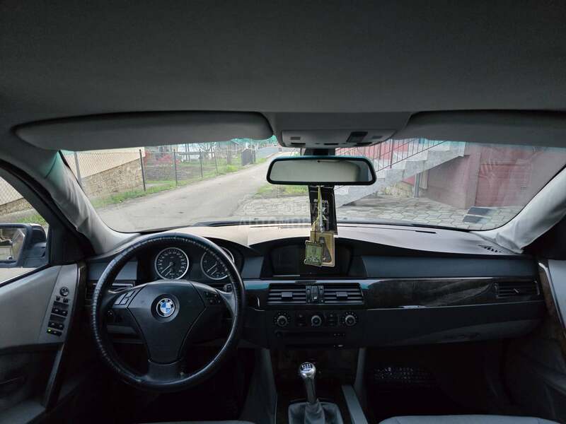 BMW 525 