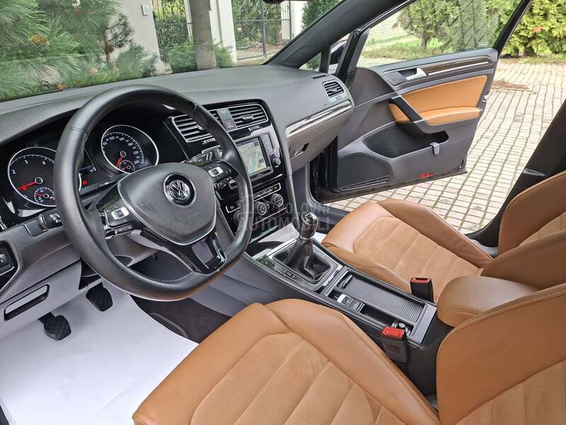 Volkswagen Golf 7 1.6 TDI. HIGH LINE
