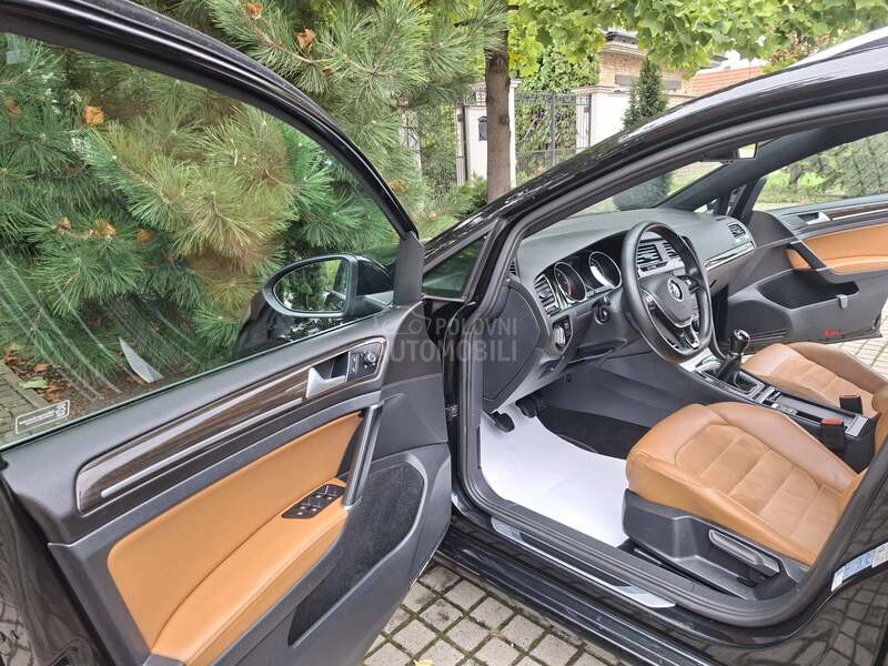 Volkswagen Golf 7 1.6 TDI. HIGH LINE