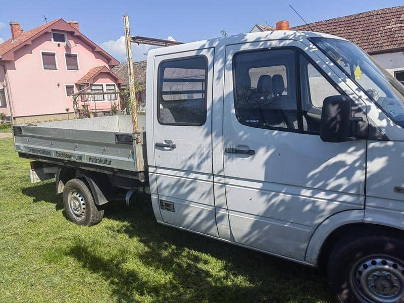 Mercedes Benz Sprinter putar