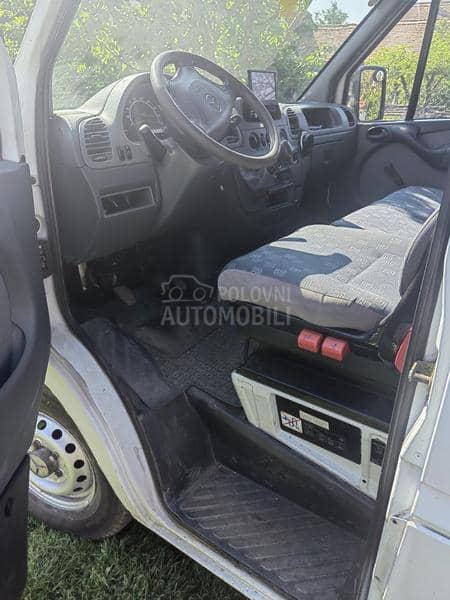 Mercedes Benz Sprinter putar