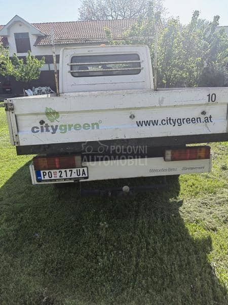 Mercedes Benz Sprinter putar