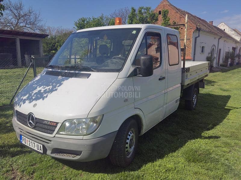 Mercedes Benz Sprinter putar