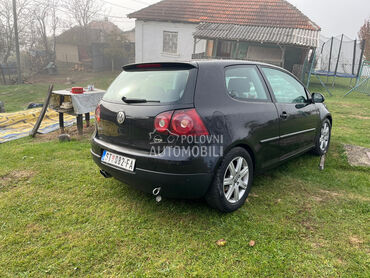 Volkswagen Golf 5 2005. god. -  kompletan auto u delovima