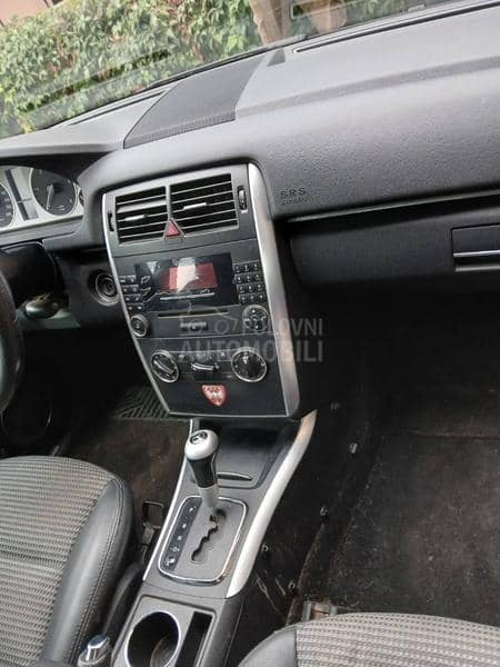 Mercedes Benz B 180 
