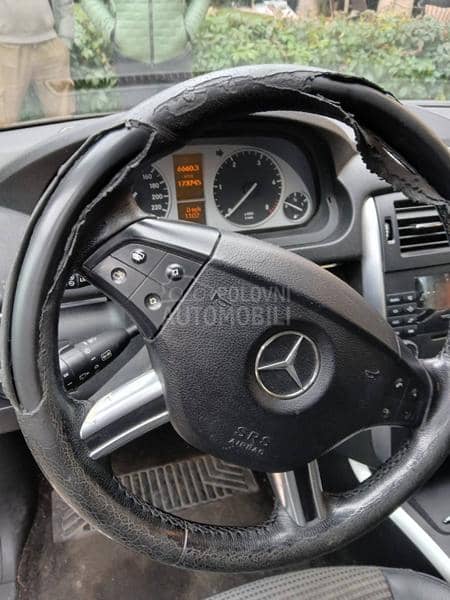Mercedes Benz B 180 