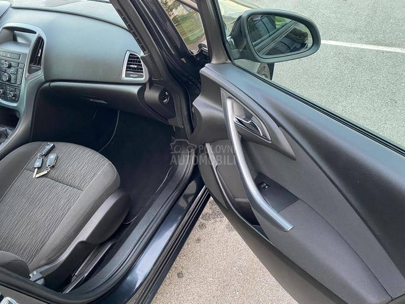 Opel Astra J 1.7 cdti restyling