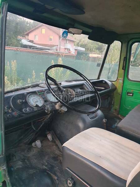Mercedes Benz 406